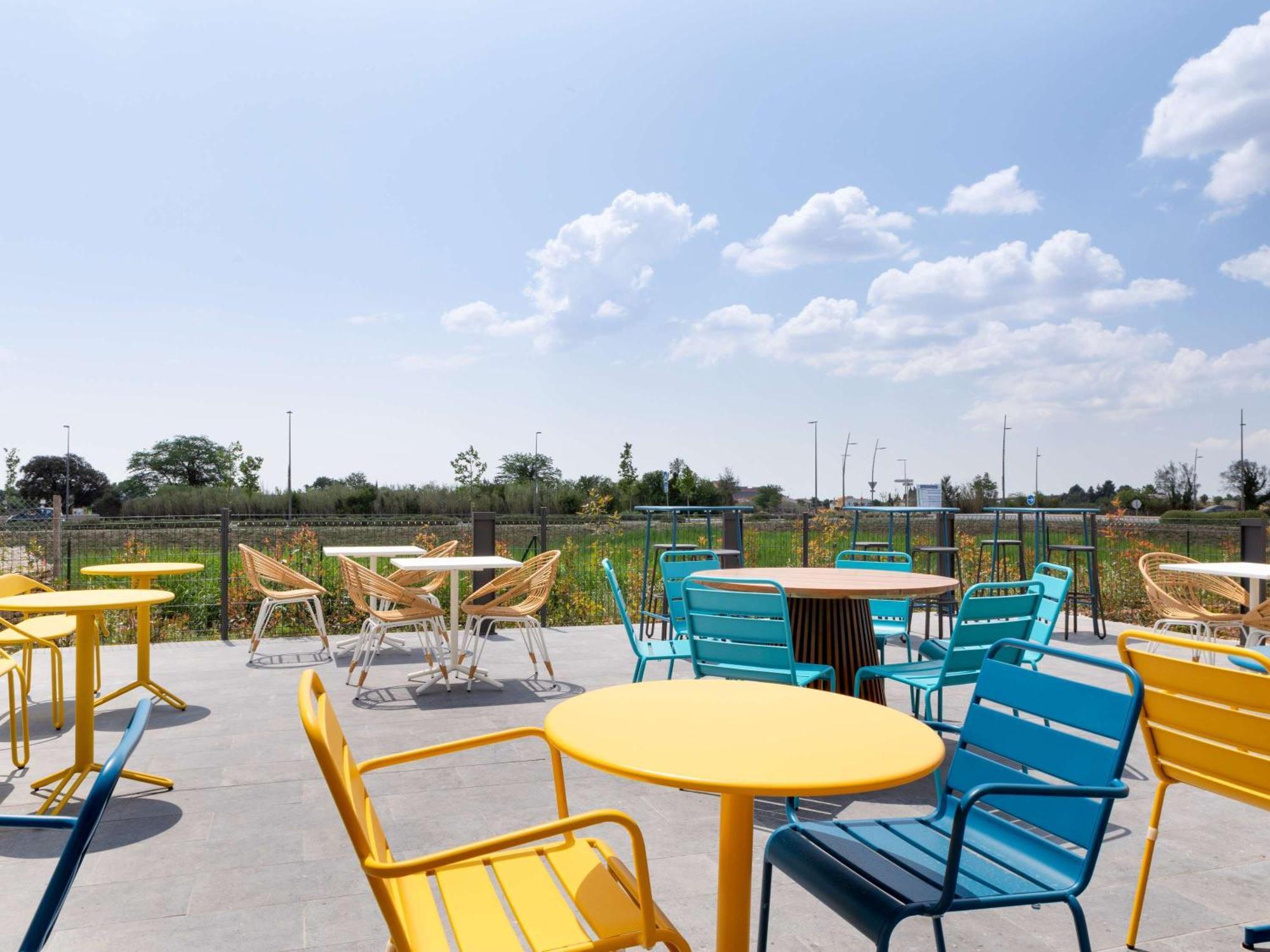Ibis Styles Miramas Hotel Exterior foto